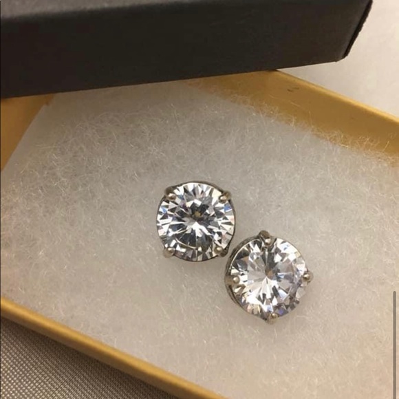 Silpada P2381 Crown Jewel Cubic Zirconia Earrings - Picture 4 of 16